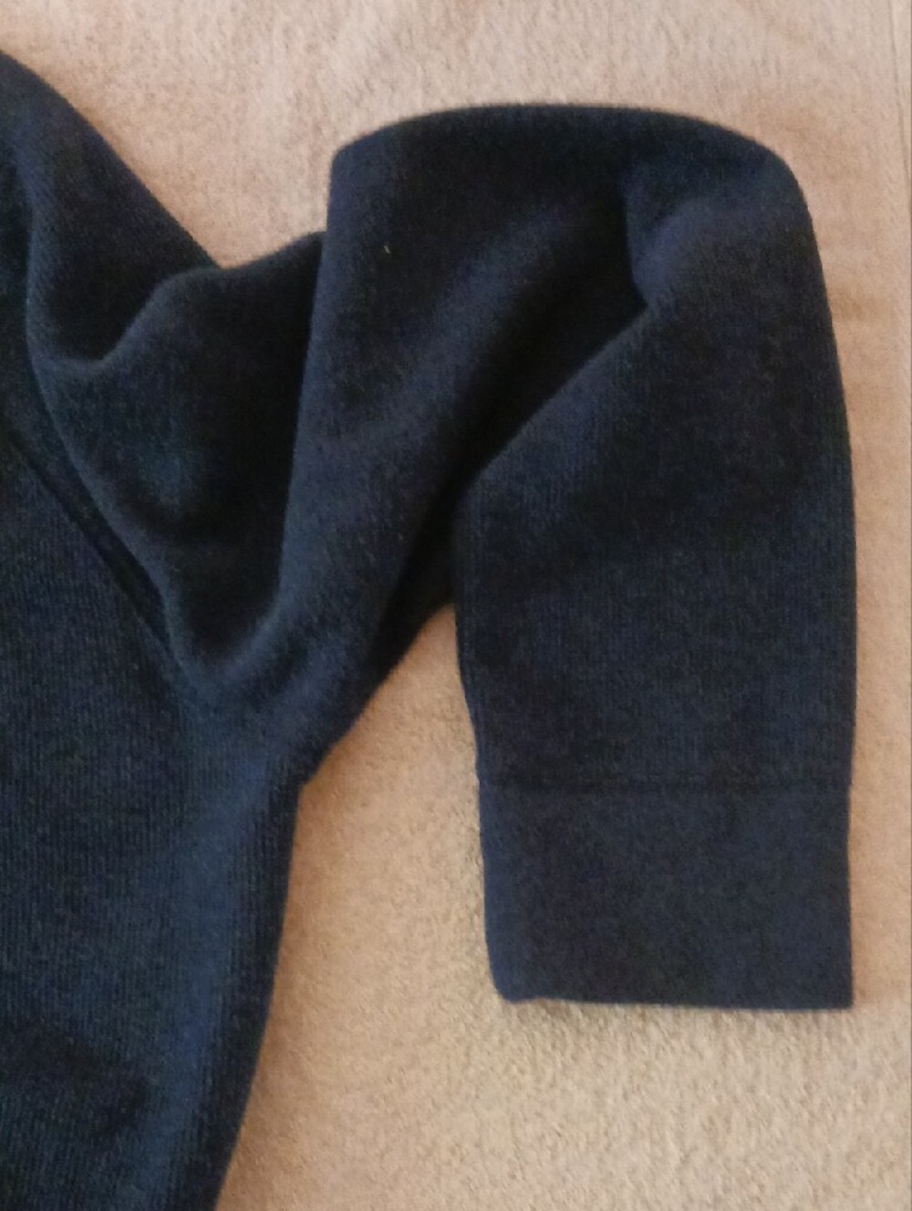 Banana Republic Men's Navy Crewneck Sweater - Picture 6 of 7